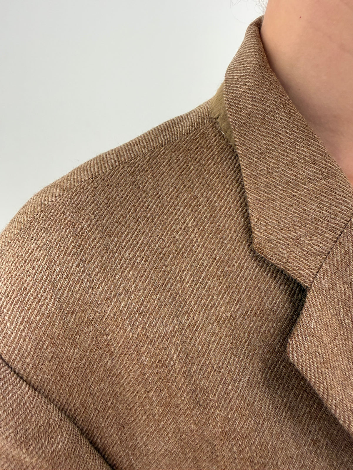 Sacou Valentino camel tall din tweed excepțional de alpaka, lana și mohair