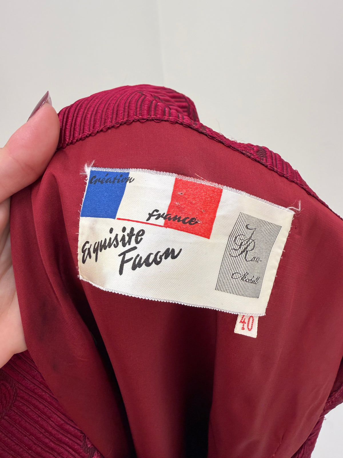 Rochie old vintage anii 60 din brocart excepțional burgundy de la business la cocktail