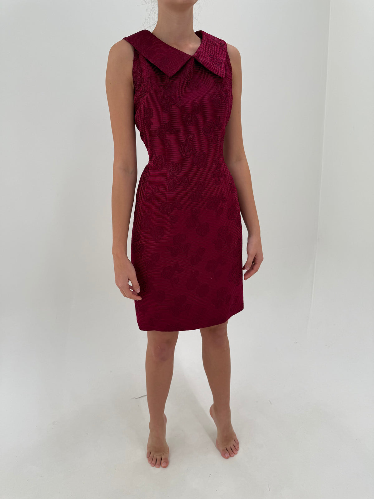 Rochie old vintage anii 60 din brocart excepțional burgundy de la business la cocktail