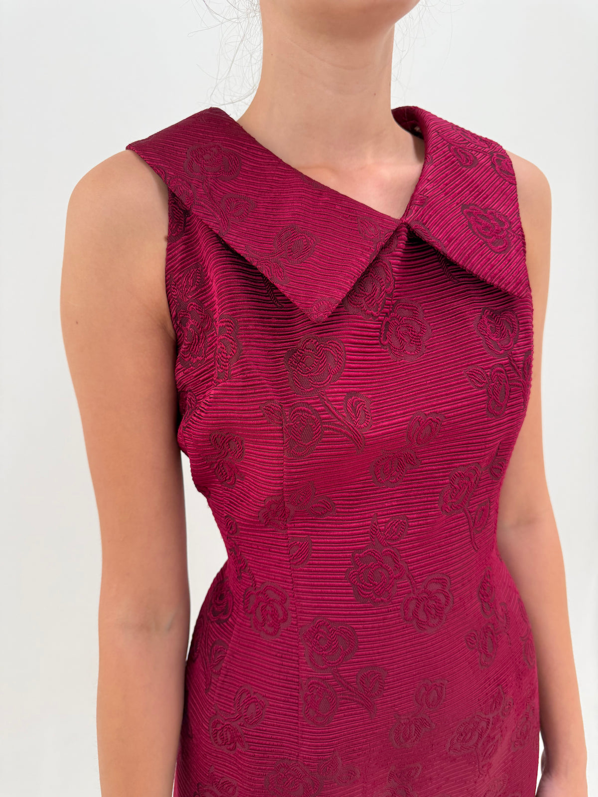Rochie old vintage anii 60 din brocart excepțional burgundy de la business la cocktail