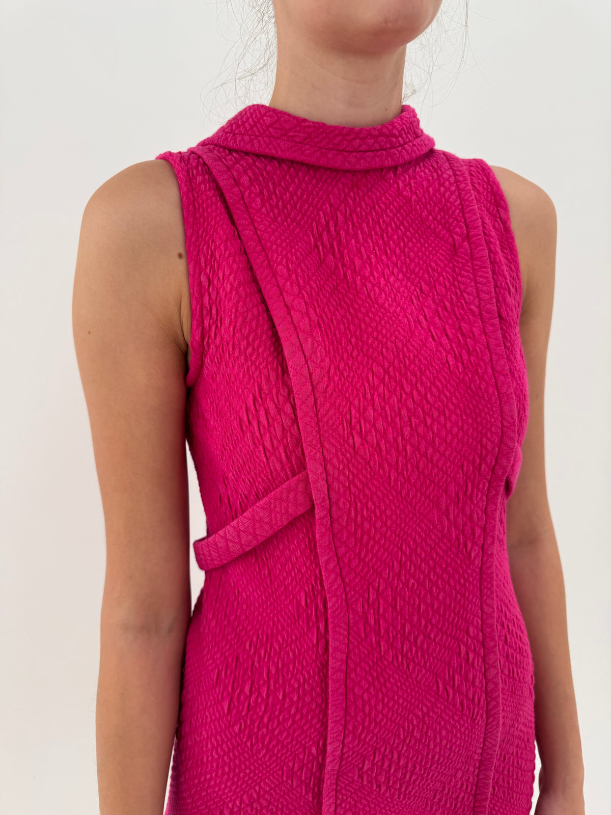 Rochie old vintage anii 60 fucsia din bumbac foarte gros cloqué de la business la cocktail