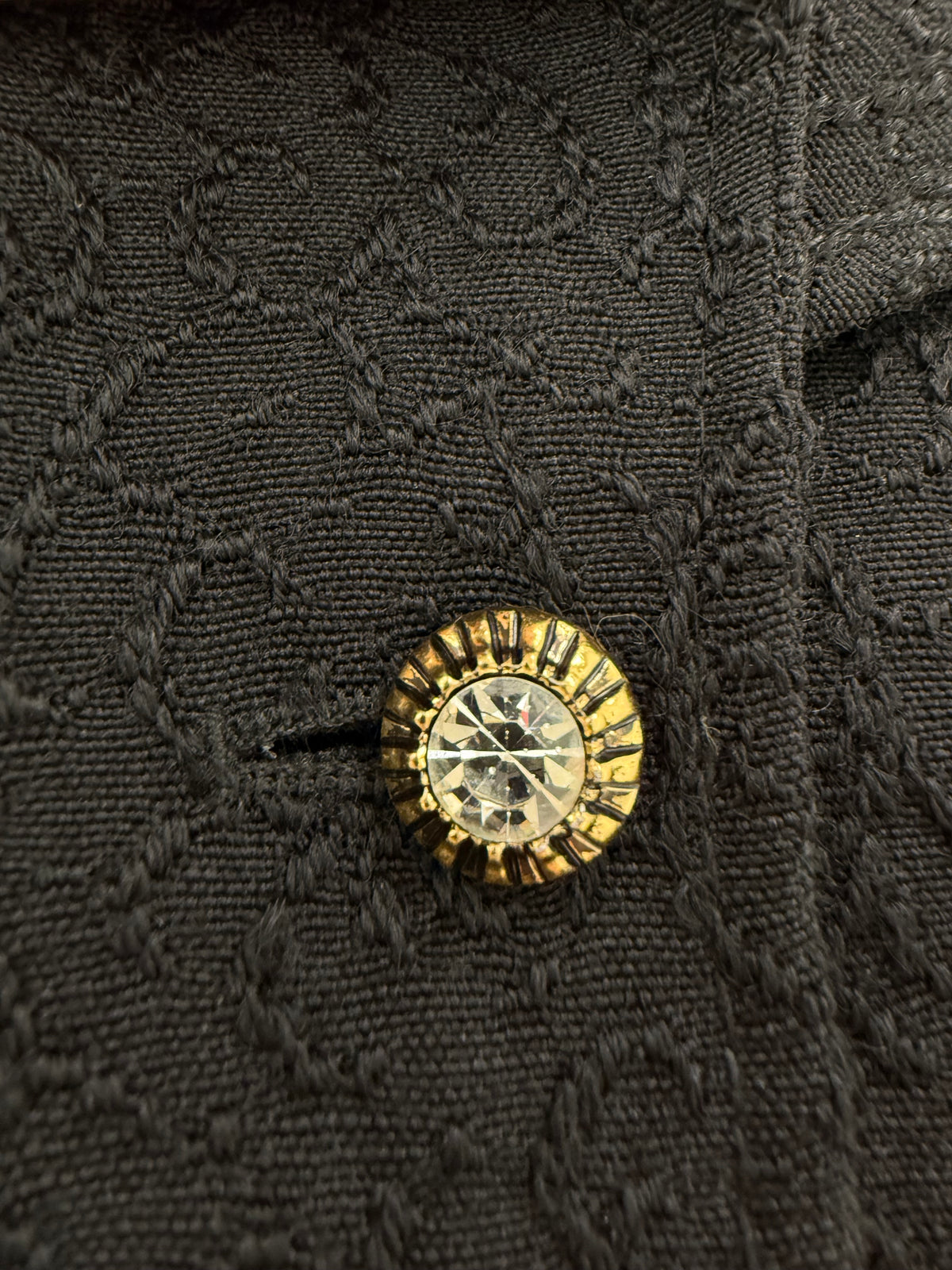 Sacou vintage negru excepțional în croi de ani 60 din brodcart gros de lana cu nasturi bijuterie