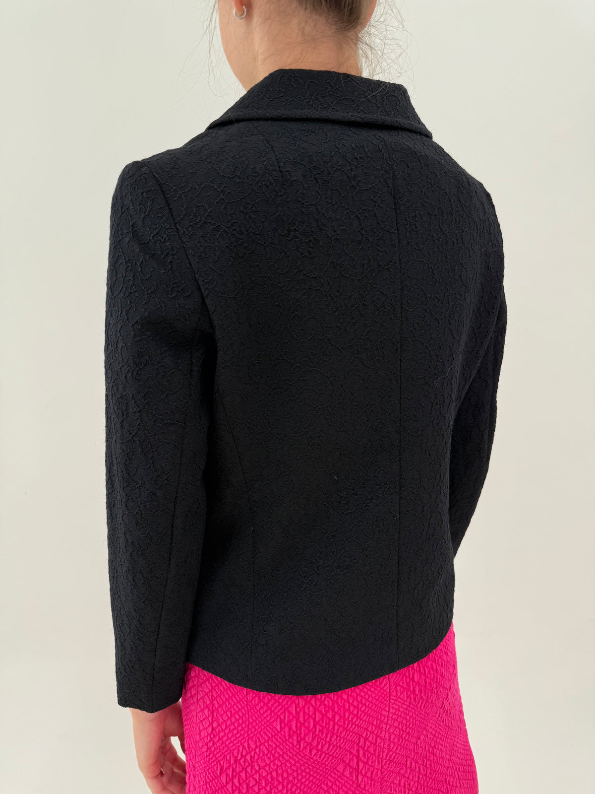 Sacou vintage negru excepțional în croi de ani 60 din brodcart gros de lana cu nasturi bijuterie