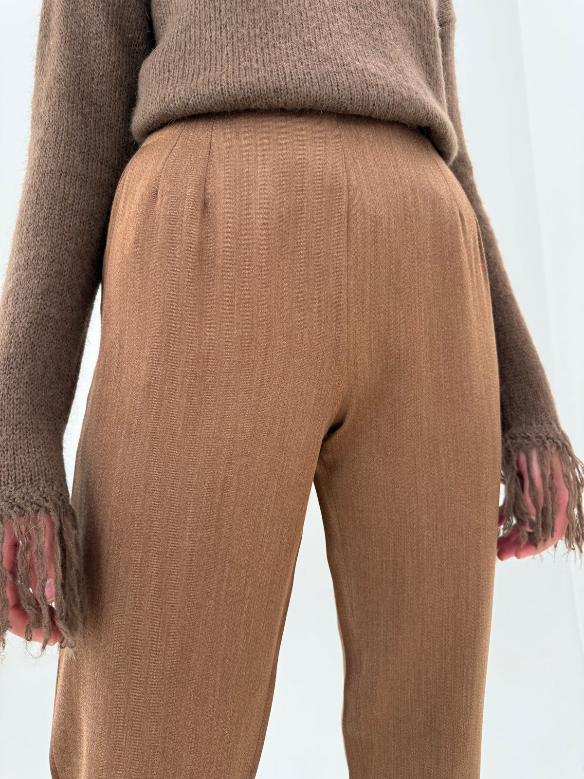 Pantaloni dark caramel brown tall din lana extrafina confort cu talie ultra înaltă