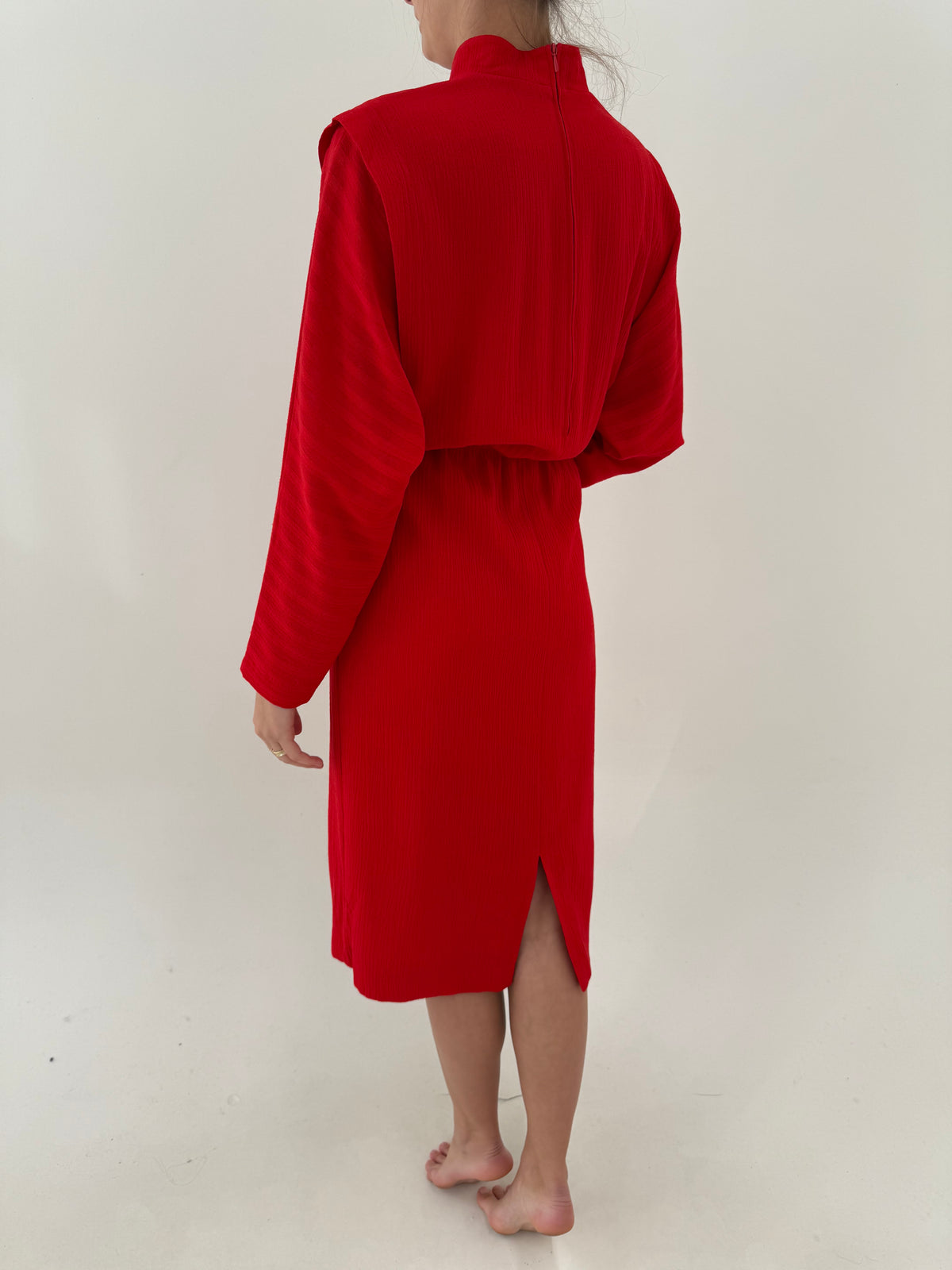 Rochie vintage în croi retro modern cu talie ultra înaltă marcată din lana extrafina