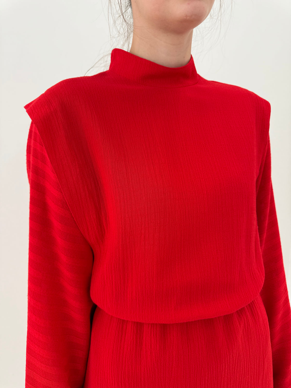 Rochie vintage în croi retro modern cu talie ultra înaltă marcată din lana extrafina