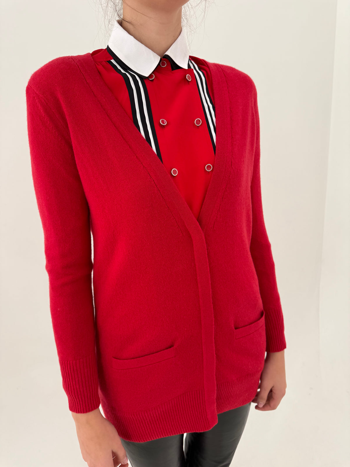 Cardigan din cașmir cherry red în croi lejer