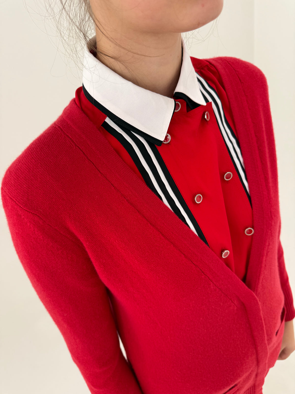 Cardigan din cașmir cherry red în croi lejer