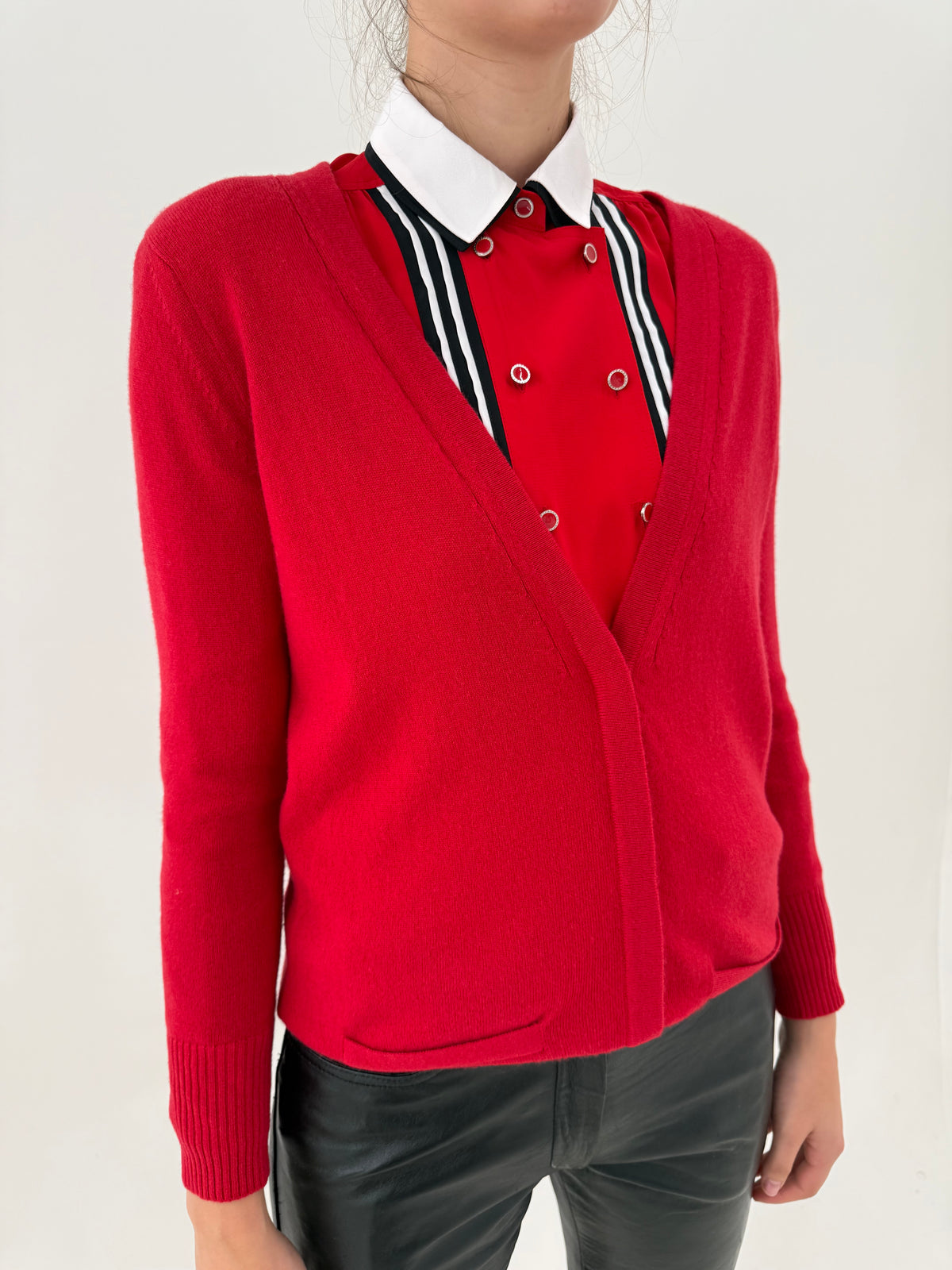 Cardigan din cașmir cherry red în croi lejer