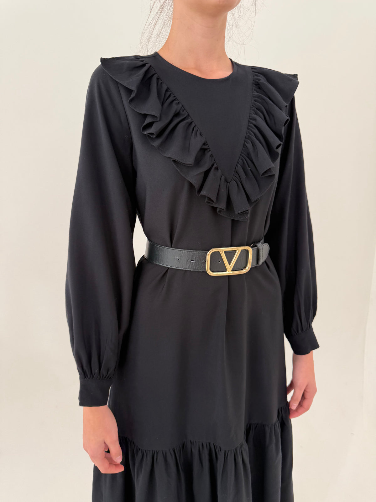LBD maxi din twill gros de bumbac ca un jeans cu volane și mâneci ample cu manșete îngustate