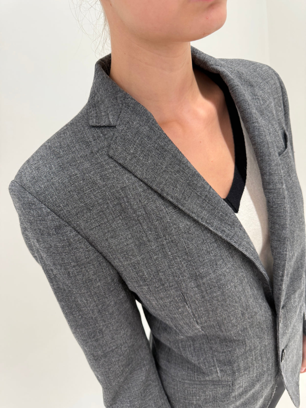 Sacou Dsquared din tweed extrafina de lana melanj în nuanțe de gri și croi actual