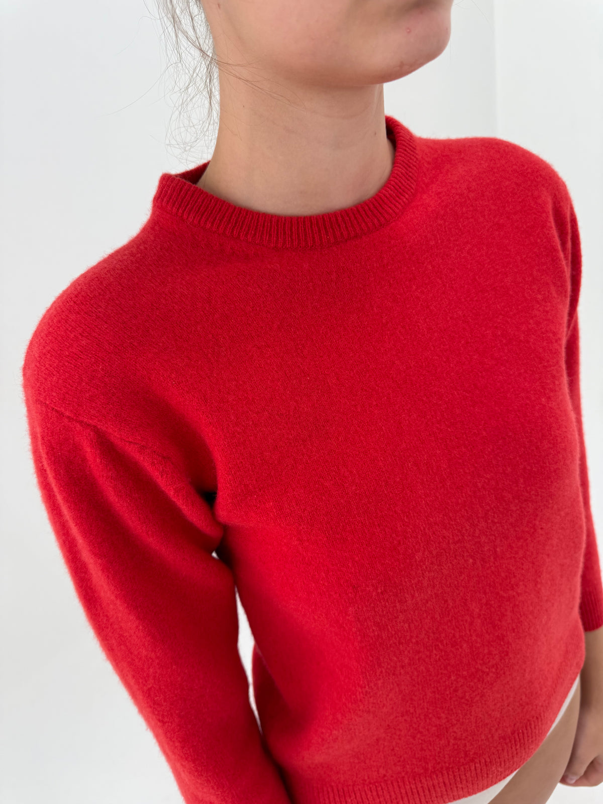 Pulover gros petite cherry red crew neck din lana extrafina de gramaj mare