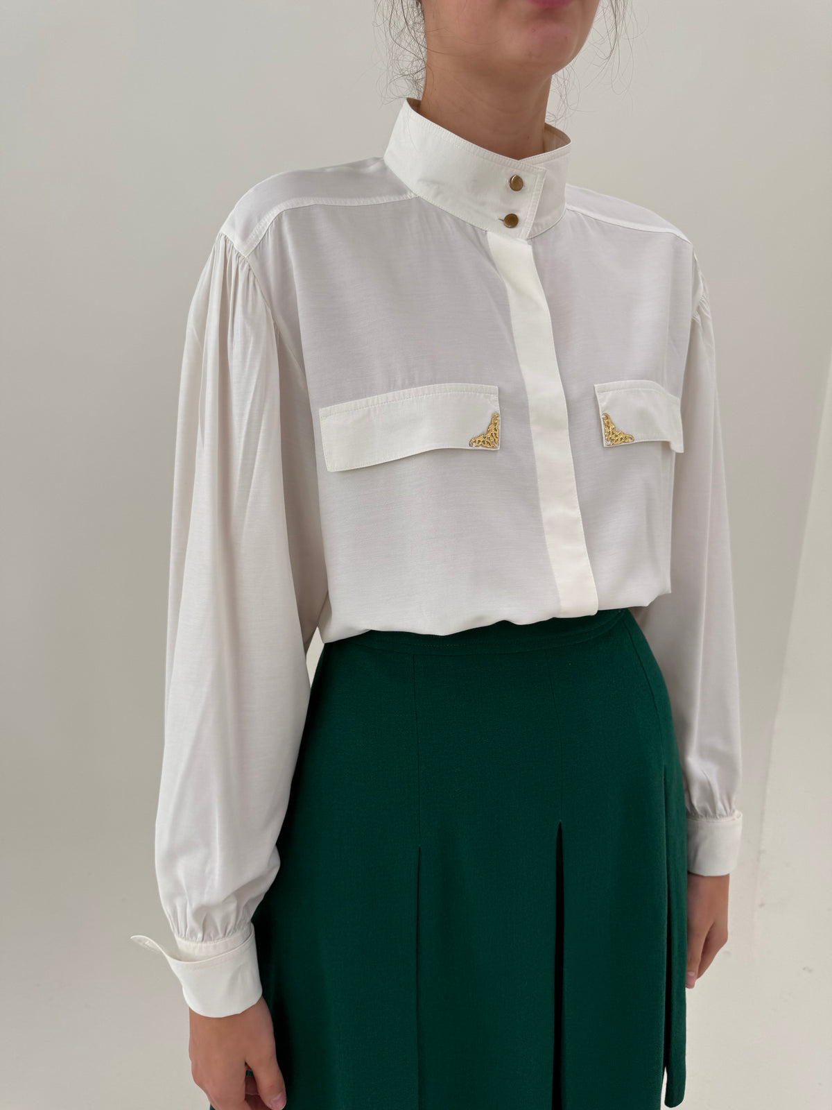 Costum vintage dark green din lana extrafina cu jacheta și fusta plisată