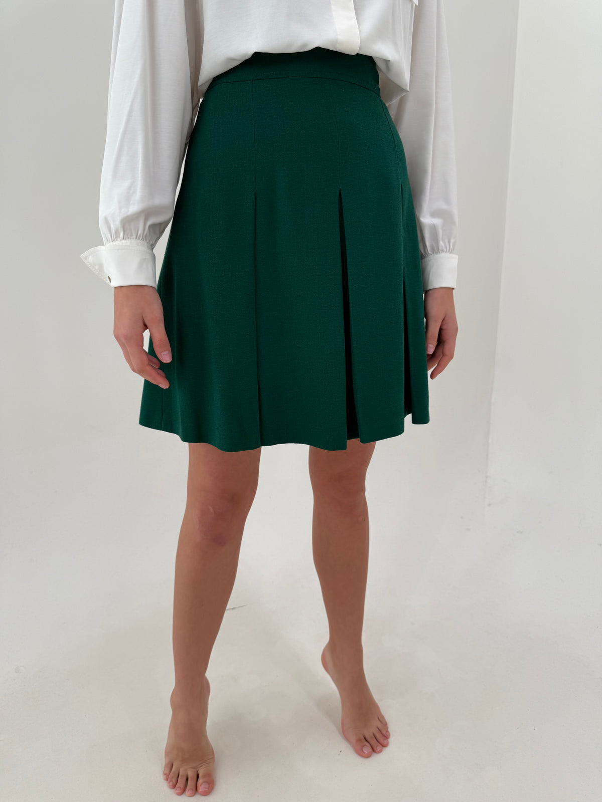 Costum vintage dark green din lana extrafina cu jacheta și fusta plisată