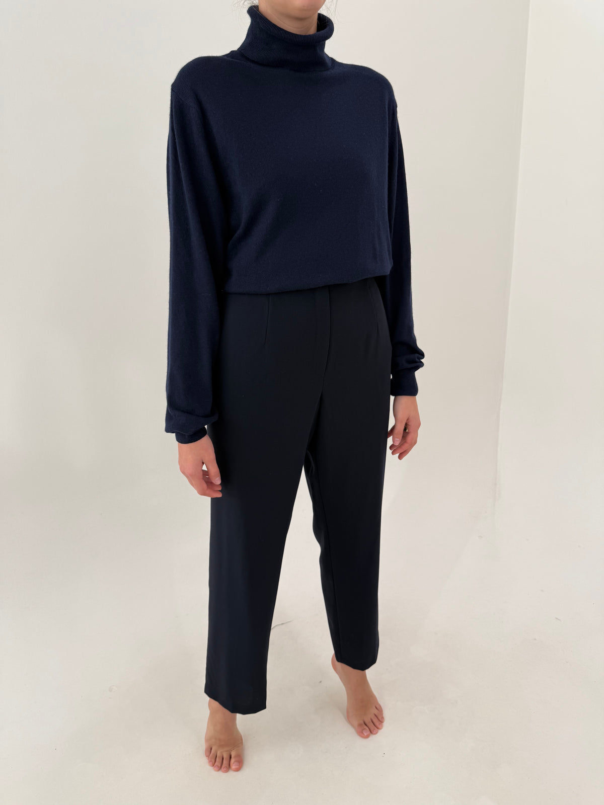 Pantaloni tall Navy blue de brand super premium din lana extrafina cu solduri generoase