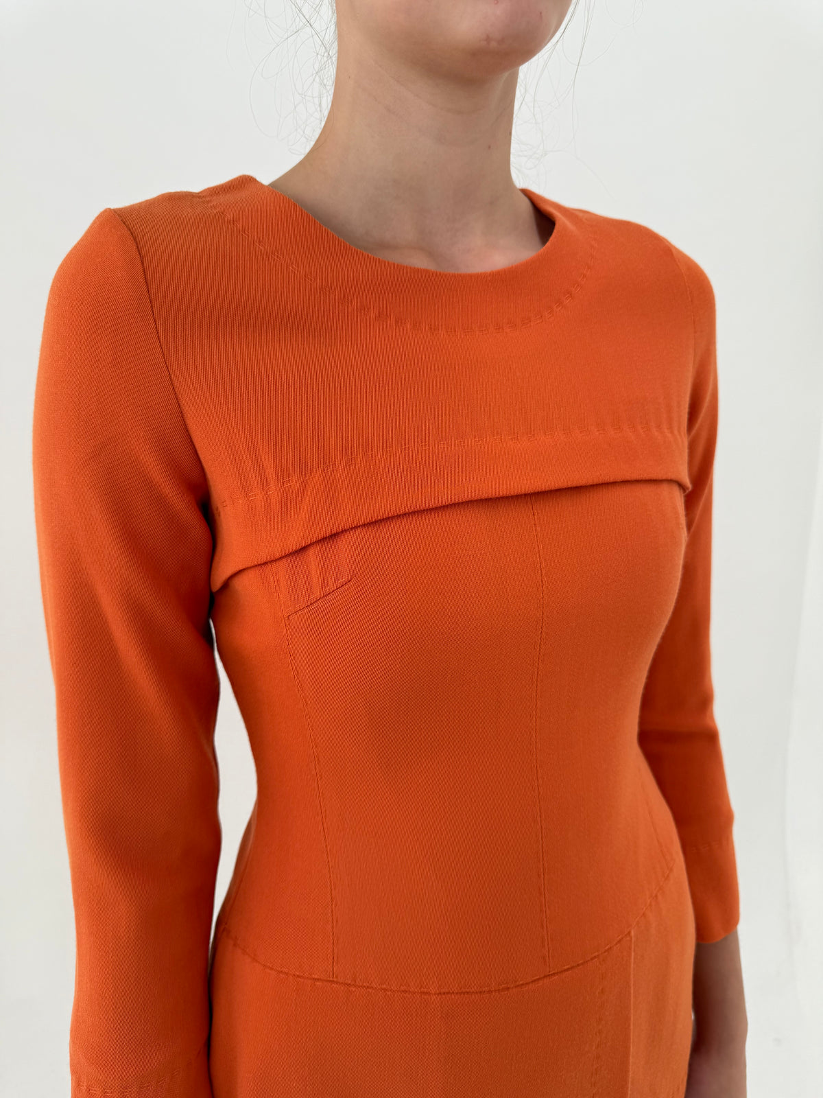 Rochie vintage oranj din lana extrafina în croi retro modern bodycon