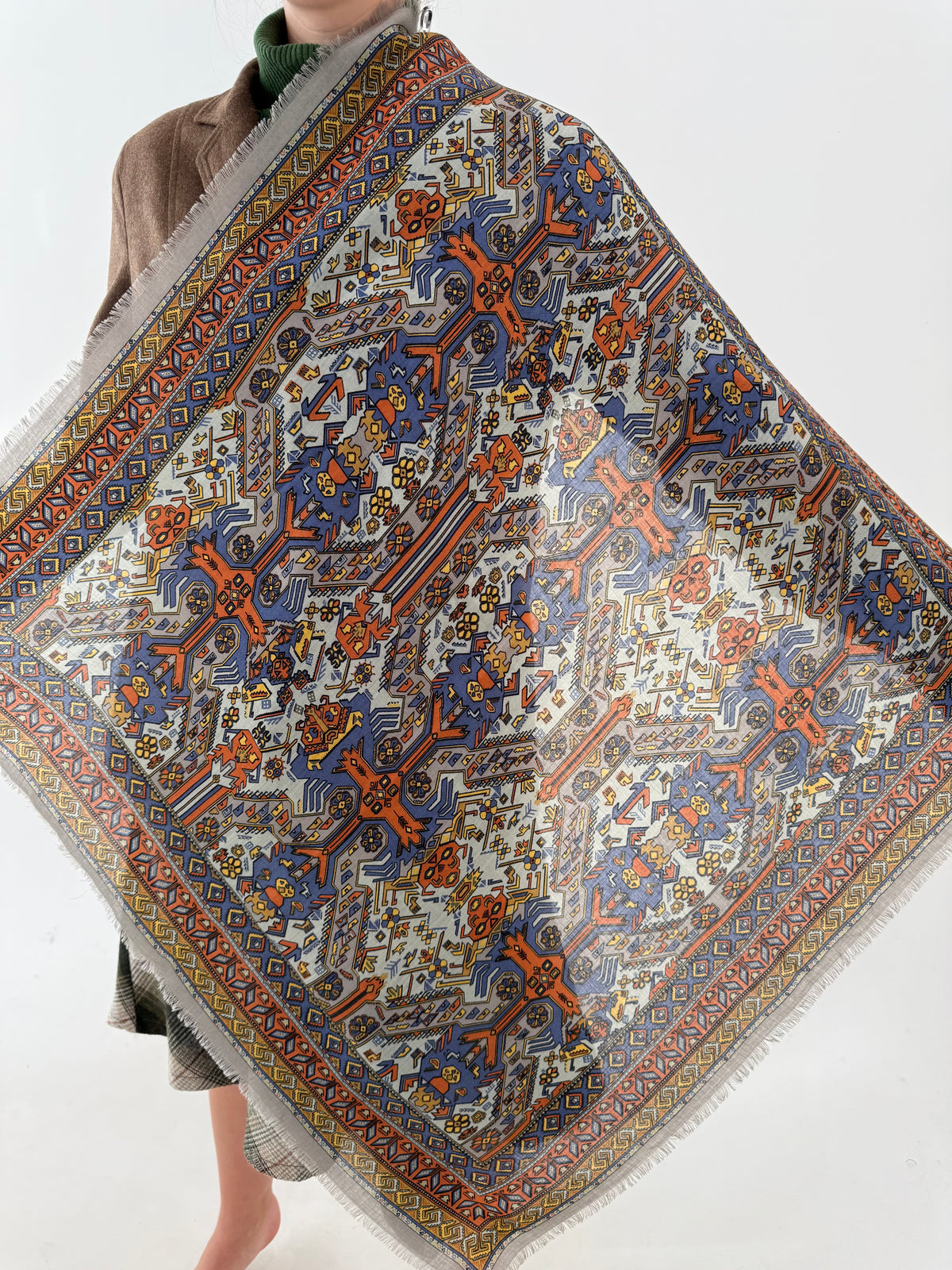 Eșarfă XL din lana extrafina cu print geometric superb în culori tari