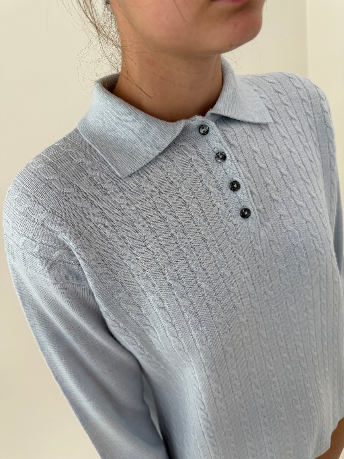 Pulover polo baby blue cu torsade din lana extrafina