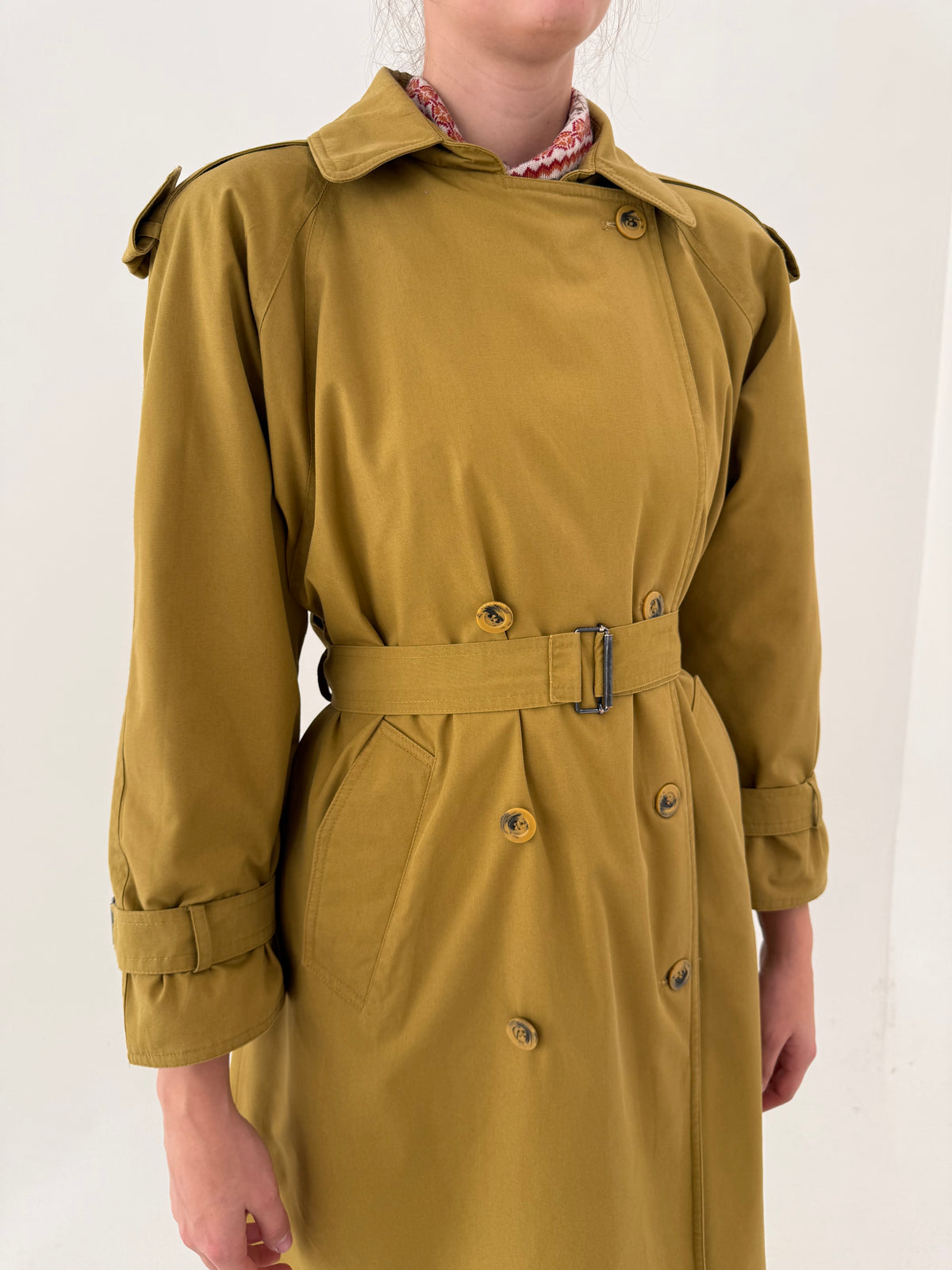 Trench petite cu interior light padded din bumbac mustard yellow și talie marcată