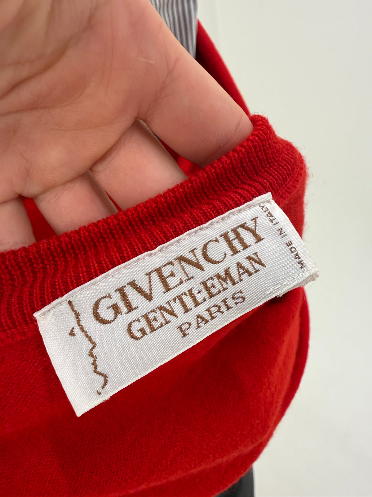 Pulover Givenchy petite din lana extrafina roșu superb în anchior și croi lejer