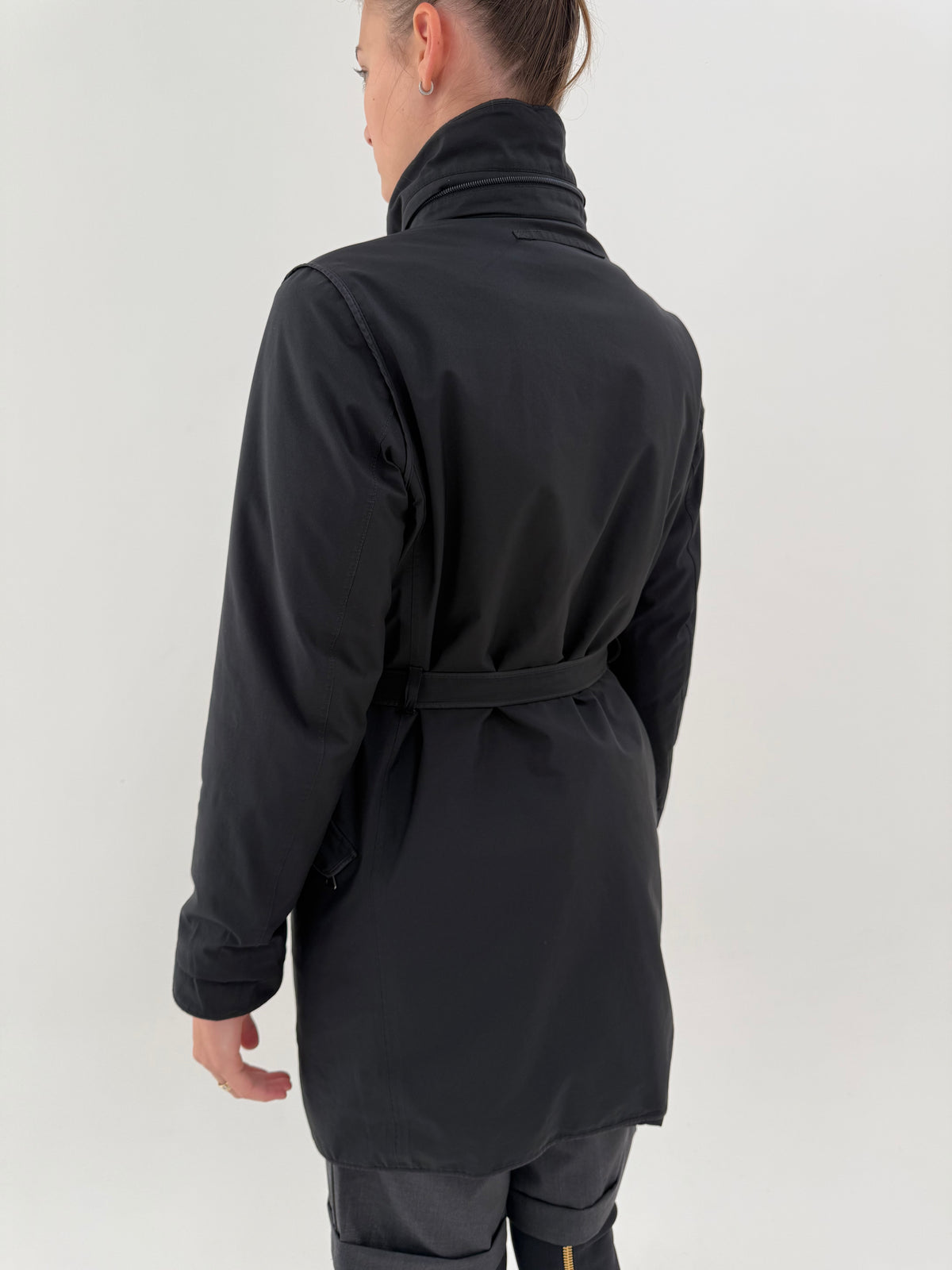 Geaca Prada impermeabilă cu talie marcată și interior light padded