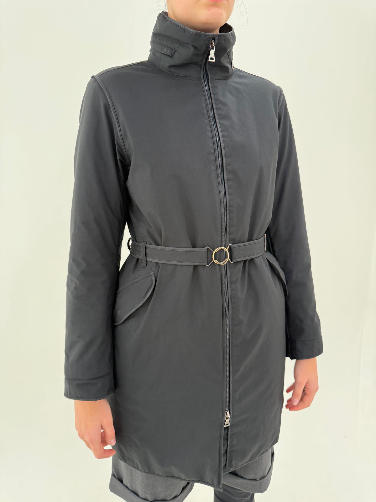 Geaca Prada impermeabilă cu talie marcată și interior light padded