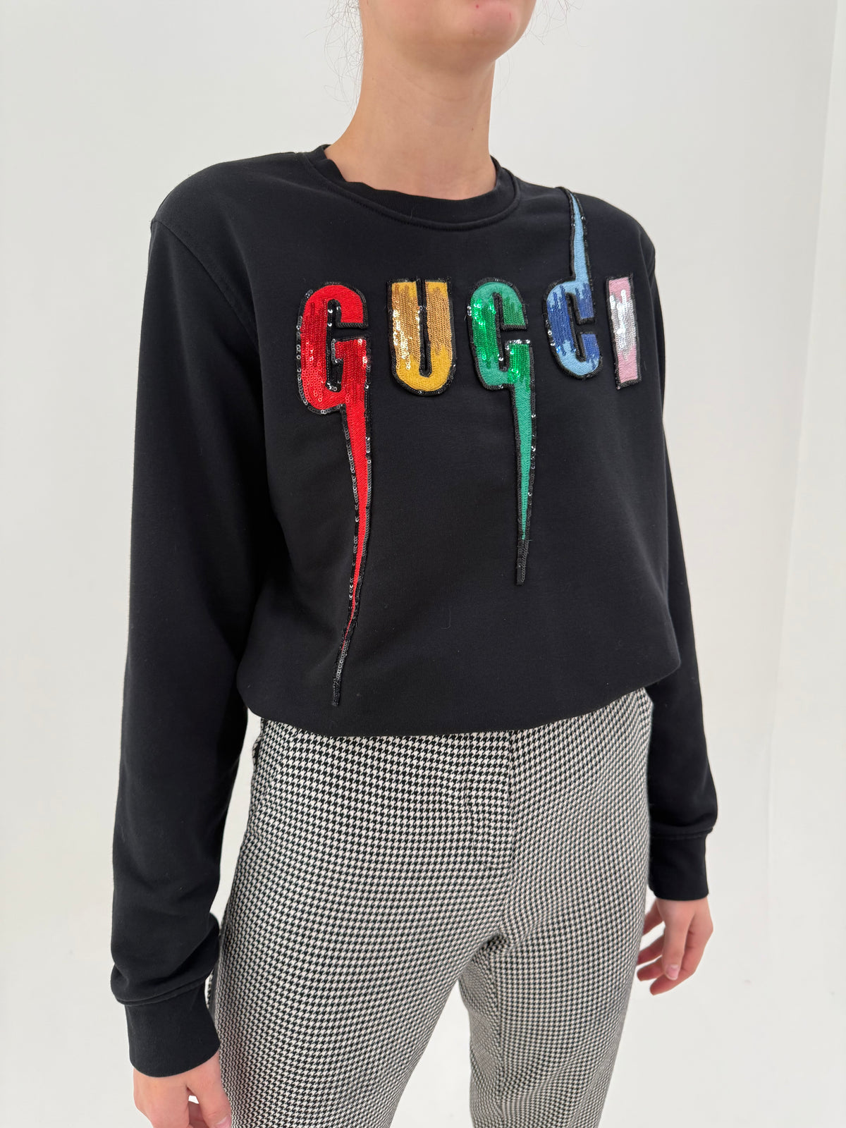 Sweatshirt Gucci negru cu paiete perioada Alessandro Michele