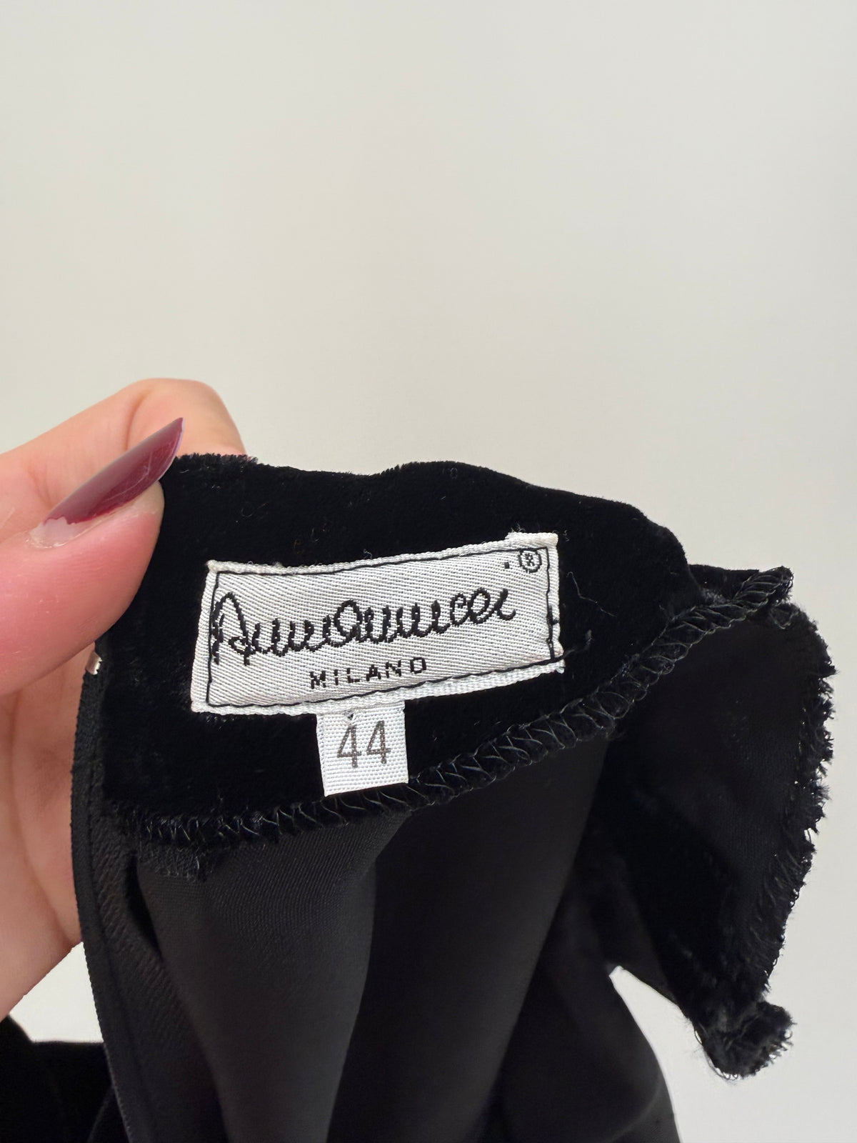 Rochie vintage cu talie ușor căzută din catifea cu talie marcată și fusta structurată