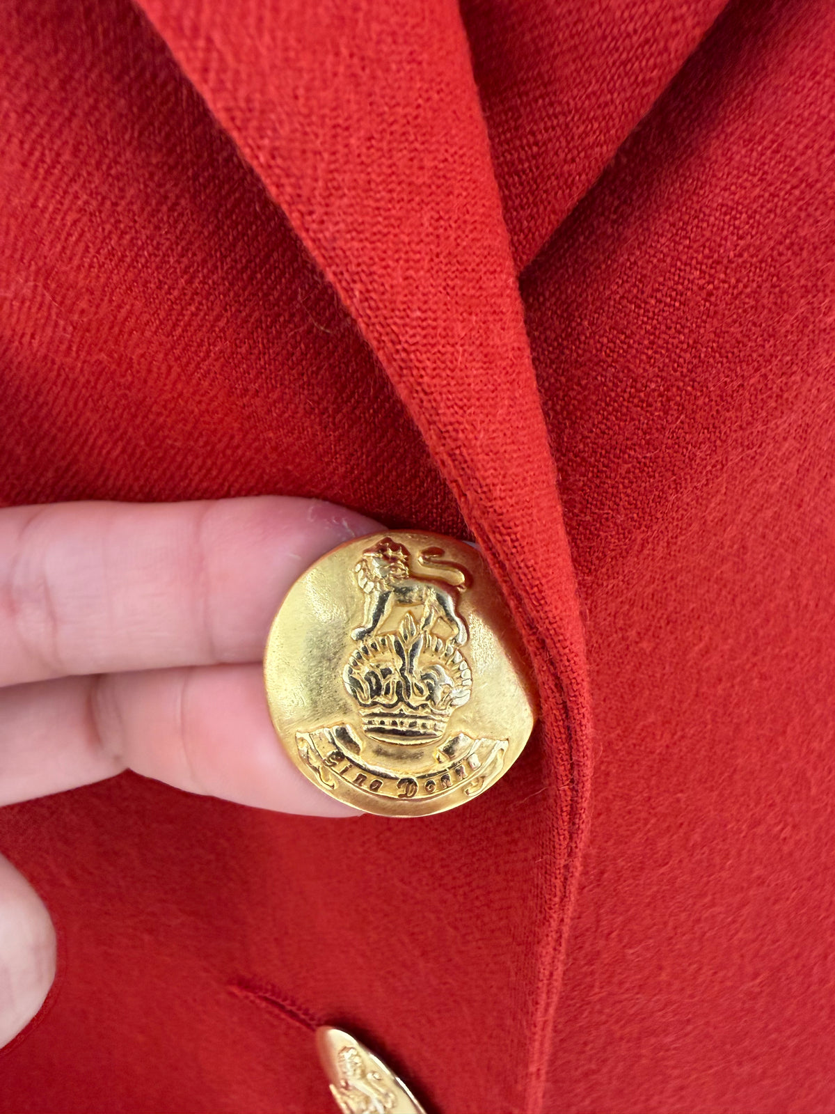 Sacou vintage italian excepțional brick red cu nasturi metalici aurii din lana extrafina