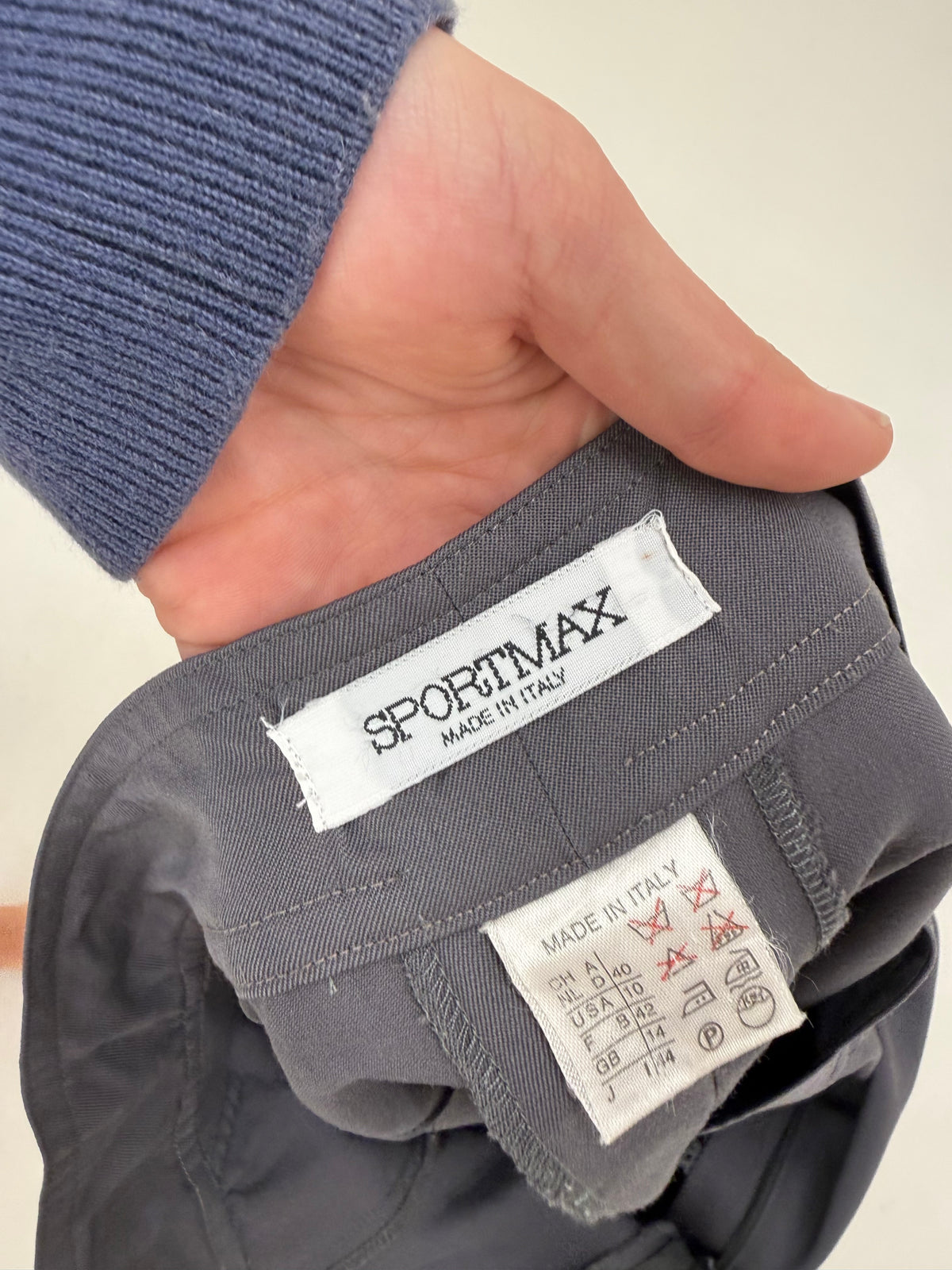 Pantaloni Max Mara din lana extrafina steel gray cu pense și talie extrem de înaltă