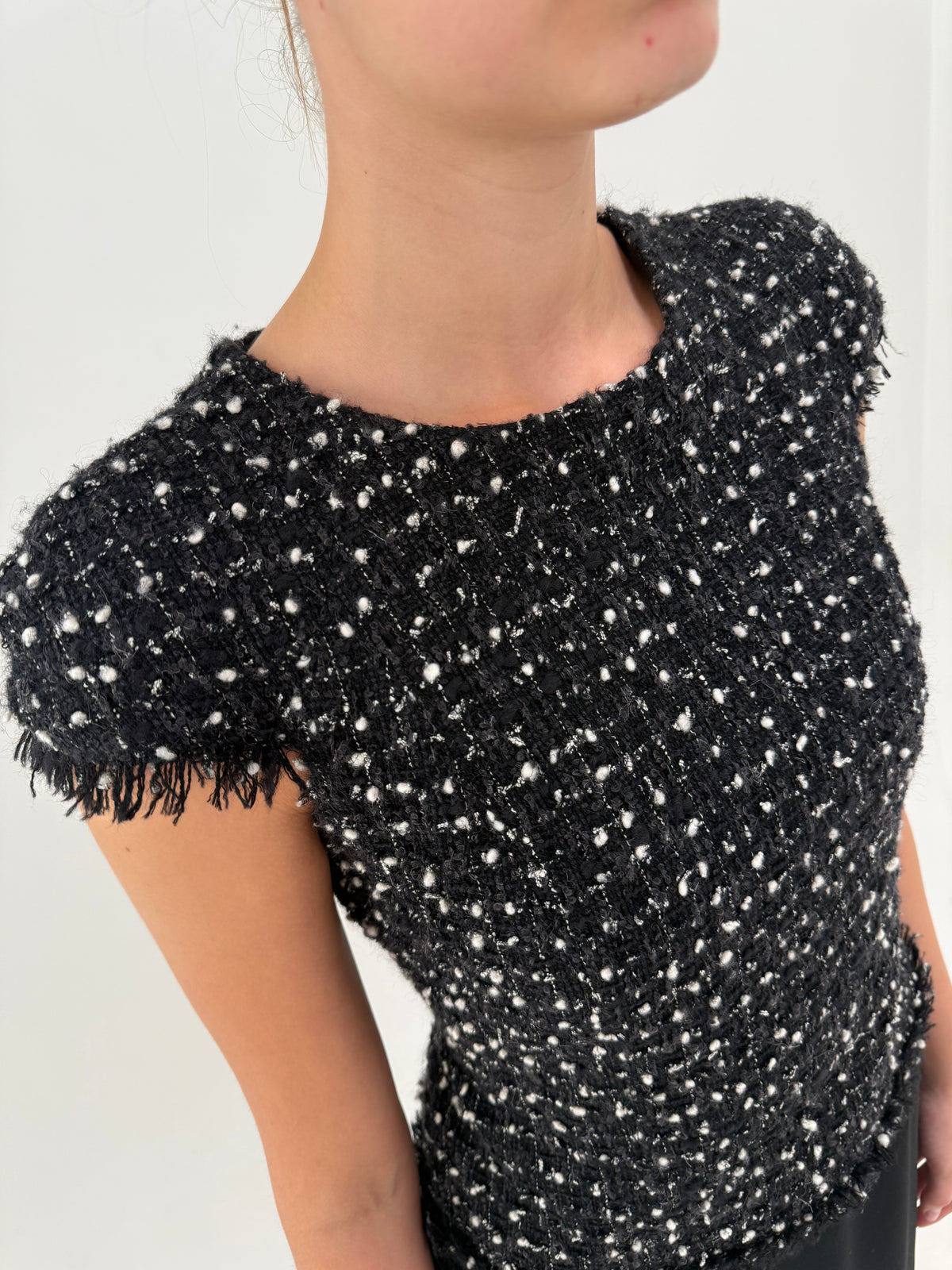 Rochie Max Mara în stil Chanel cu talie ușor căzută din tweed și stofă extrafina de lana