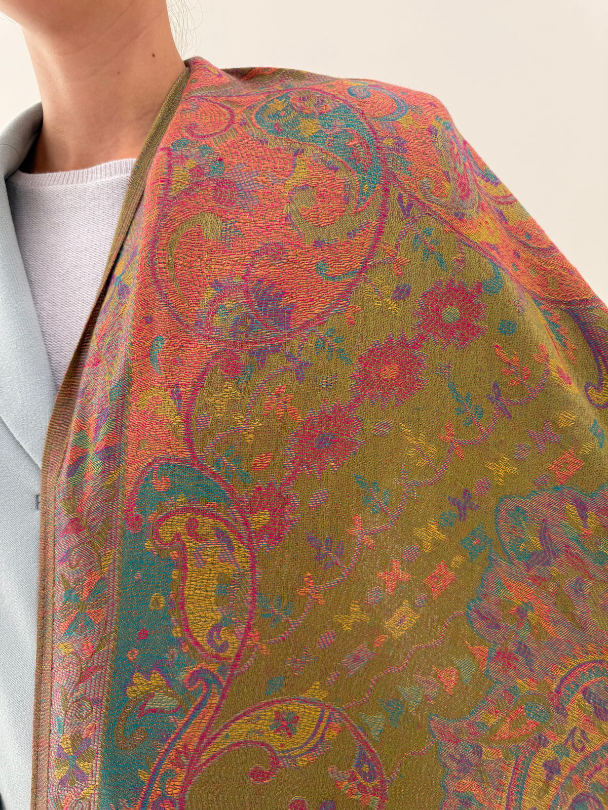 Shawl Pashmina din cașmir și mătase naturală cu print paisley în culori superbe