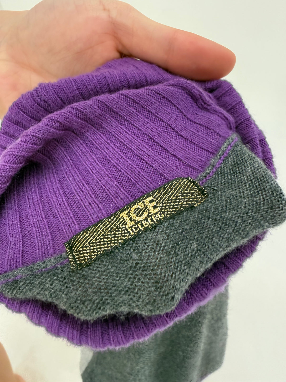 Maleta luxury iceberg în dungi cu detalii violet din lana extrafina