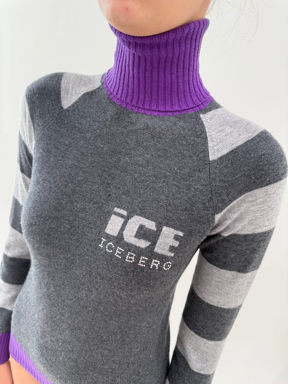 Maleta luxury iceberg în dungi cu detalii violet din lana extrafina