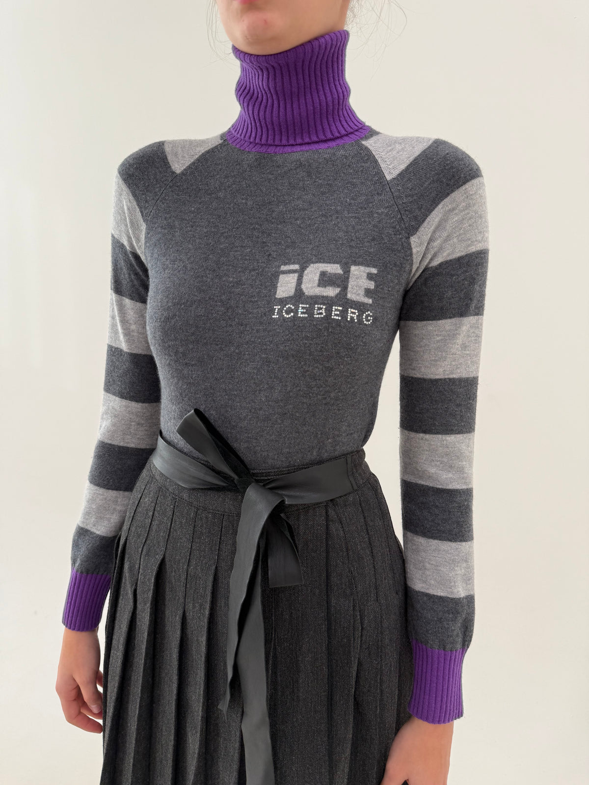 Maleta luxury iceberg în dungi cu detalii violet din lana extrafina