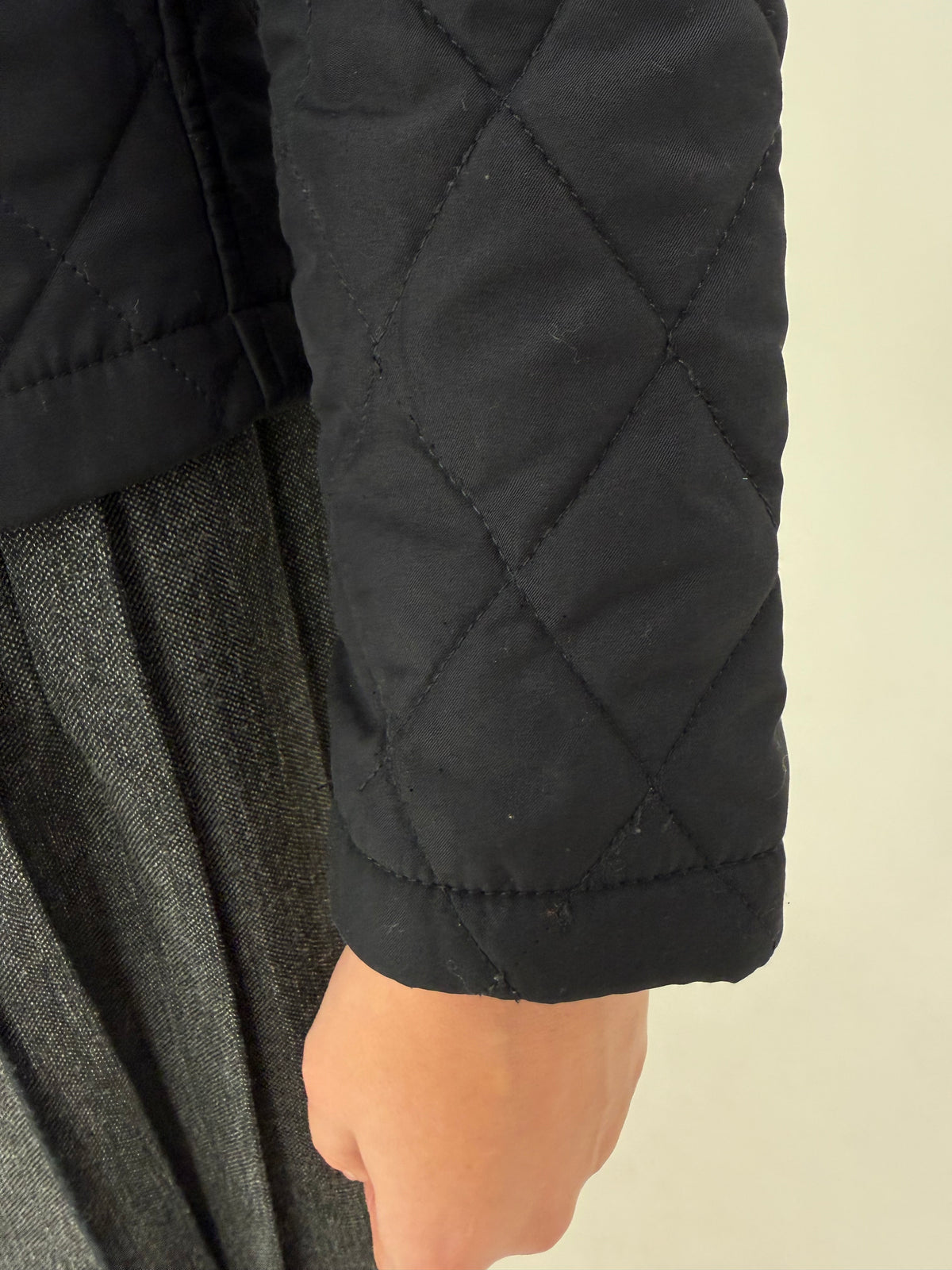Geaca de brand luxury Belstaff matlasată light padded cu talie marcată elastică impermeabilă