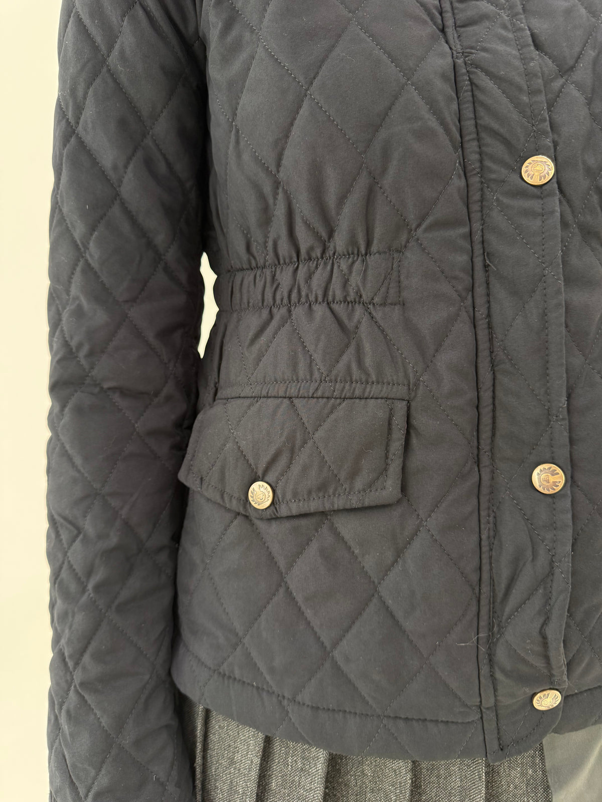 Geaca de brand luxury Belstaff matlasată light padded cu talie marcată elastică impermeabilă