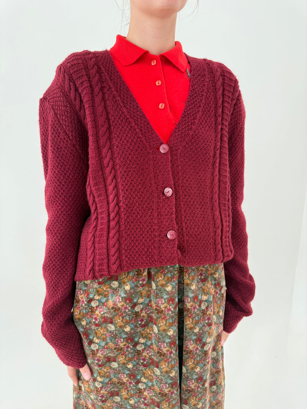 Cardigan vintage gros burgundy cu torsade lucrat manual din lana extrafina în croi lung