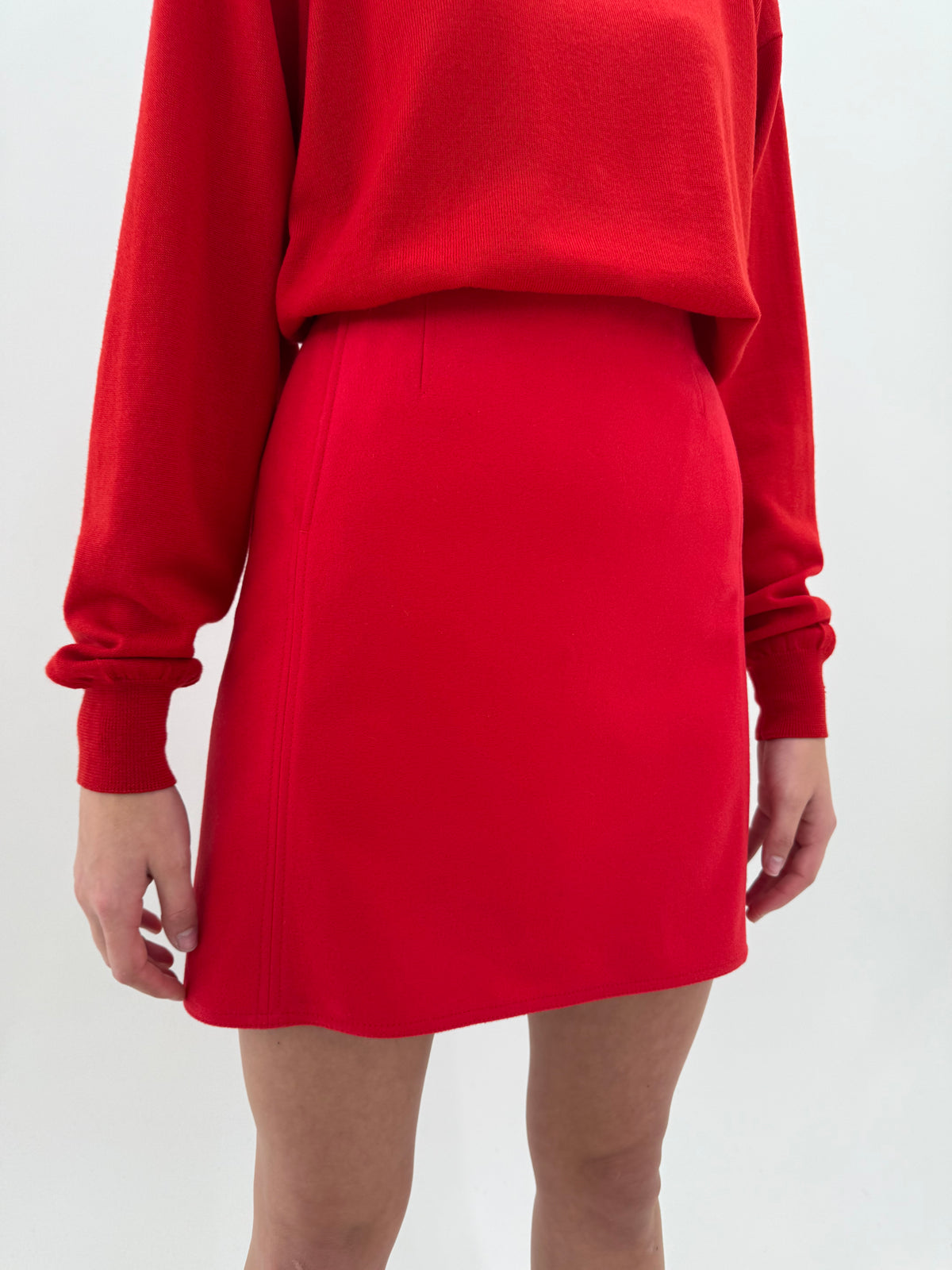 Fustă mini cherry red din stofă worsted de lana extrafina