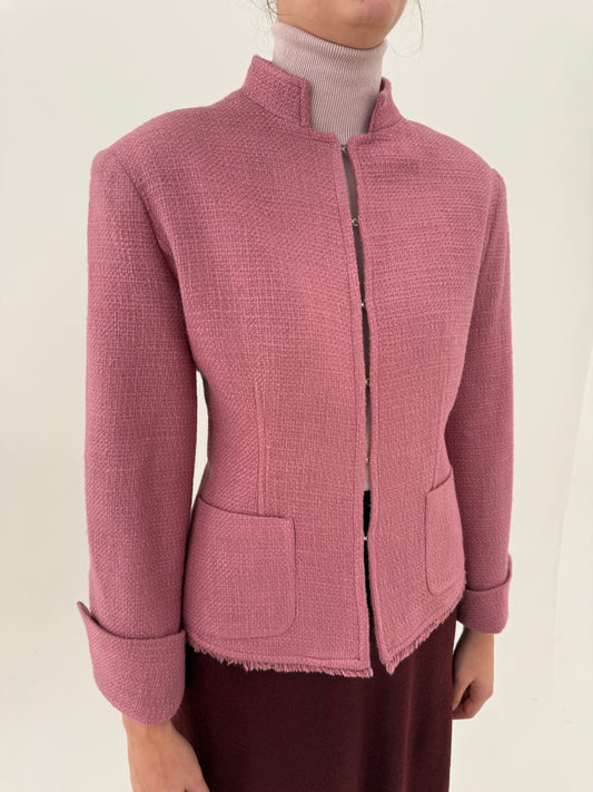 Sacou dusty baby blue din tweed de lana în croi ușor cambrat cu buzunare aplicate