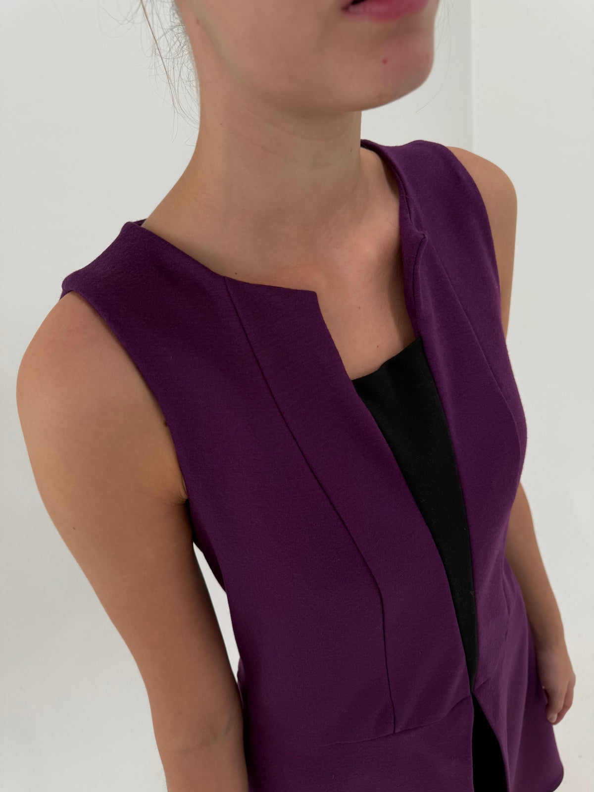 Rochie orchid purple din boiled wool in croi modernist de ani 50 superbă