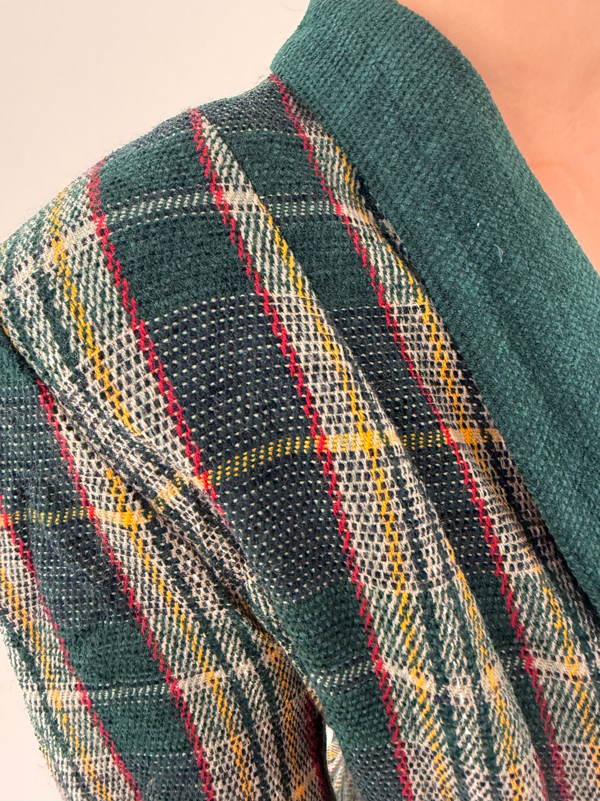 Sacou din tweed gros de lana și bumbac în culori superbe și croi cambrat
