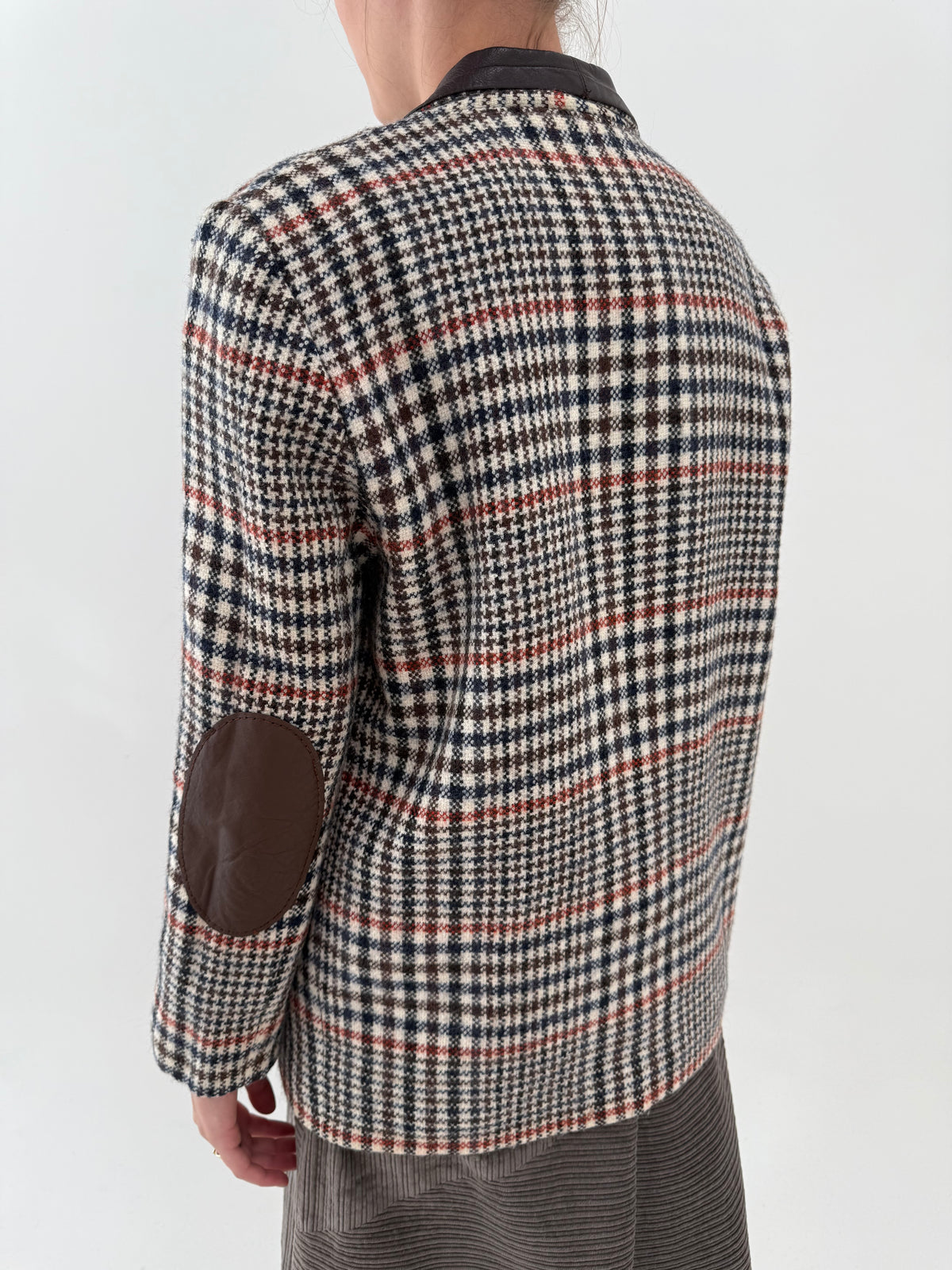 Sacou ivorie din tweed gros în carouri 80% lana extrafina si bumbac în culori clasice