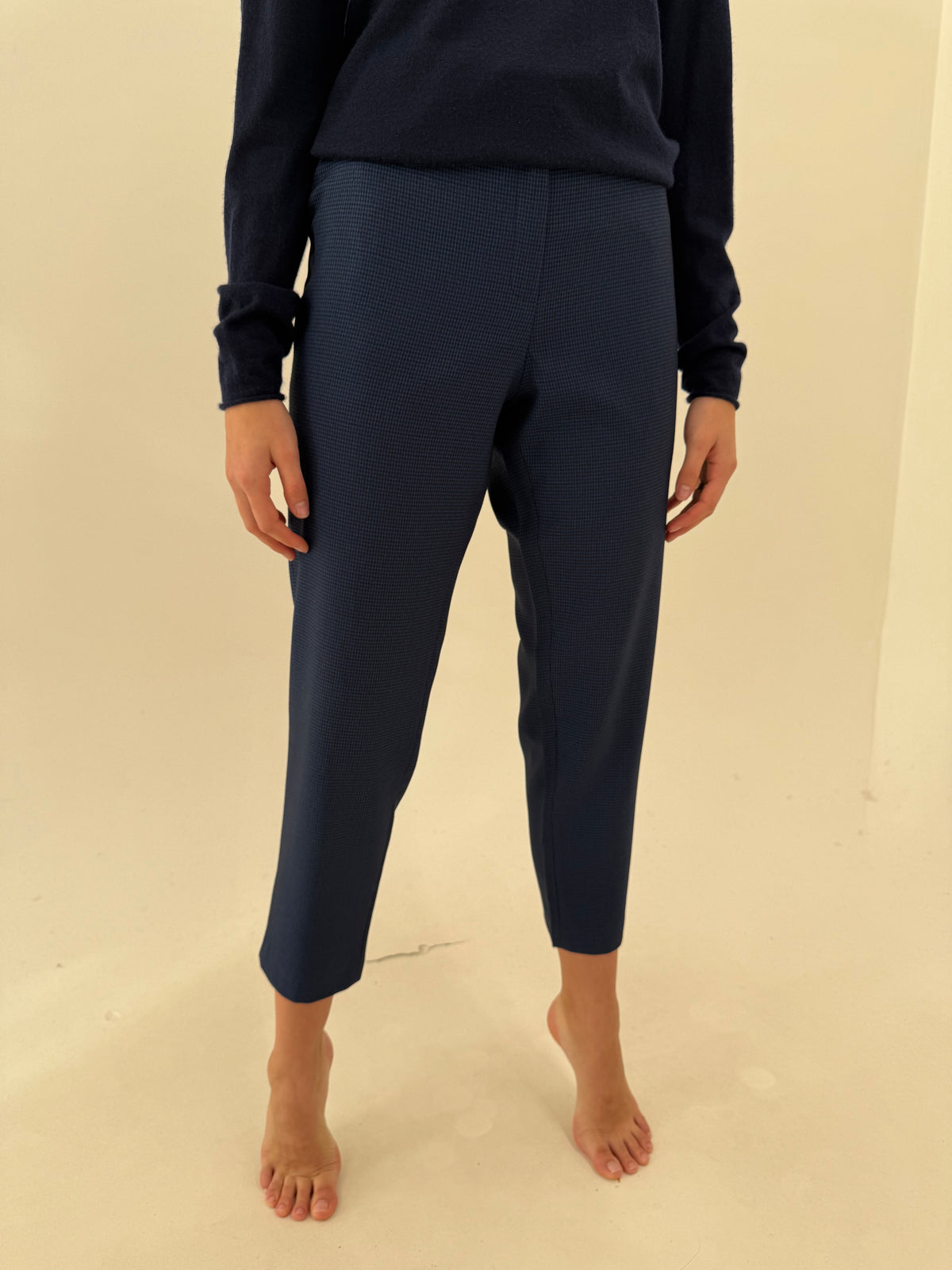 Pantaloni petite țigaretă în carouri fine cu talie înaltă din lana extrafina confort