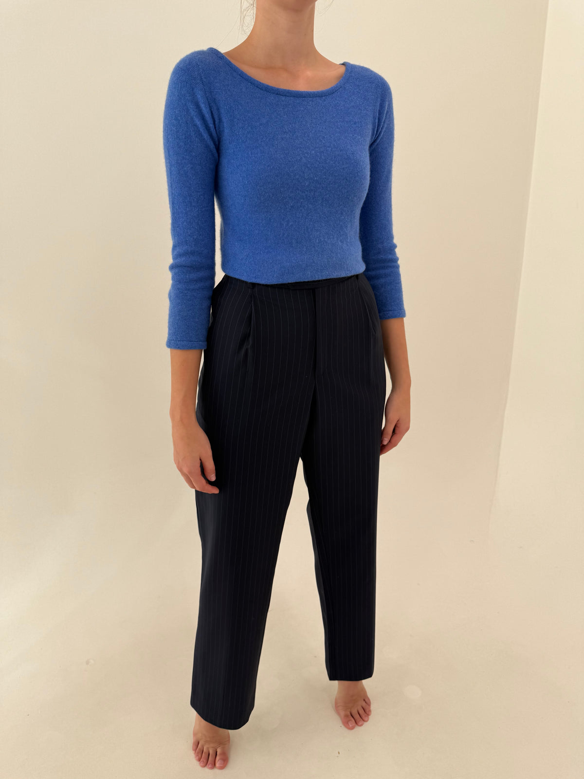 Pantaloni ultra tall din lana extafina italienești cu dungi fine verticale baby blue