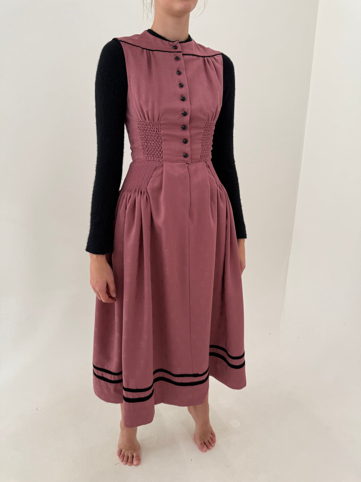 Rochie vintage dusty pink lucrată manual din stofă jacquard de lana excepțională