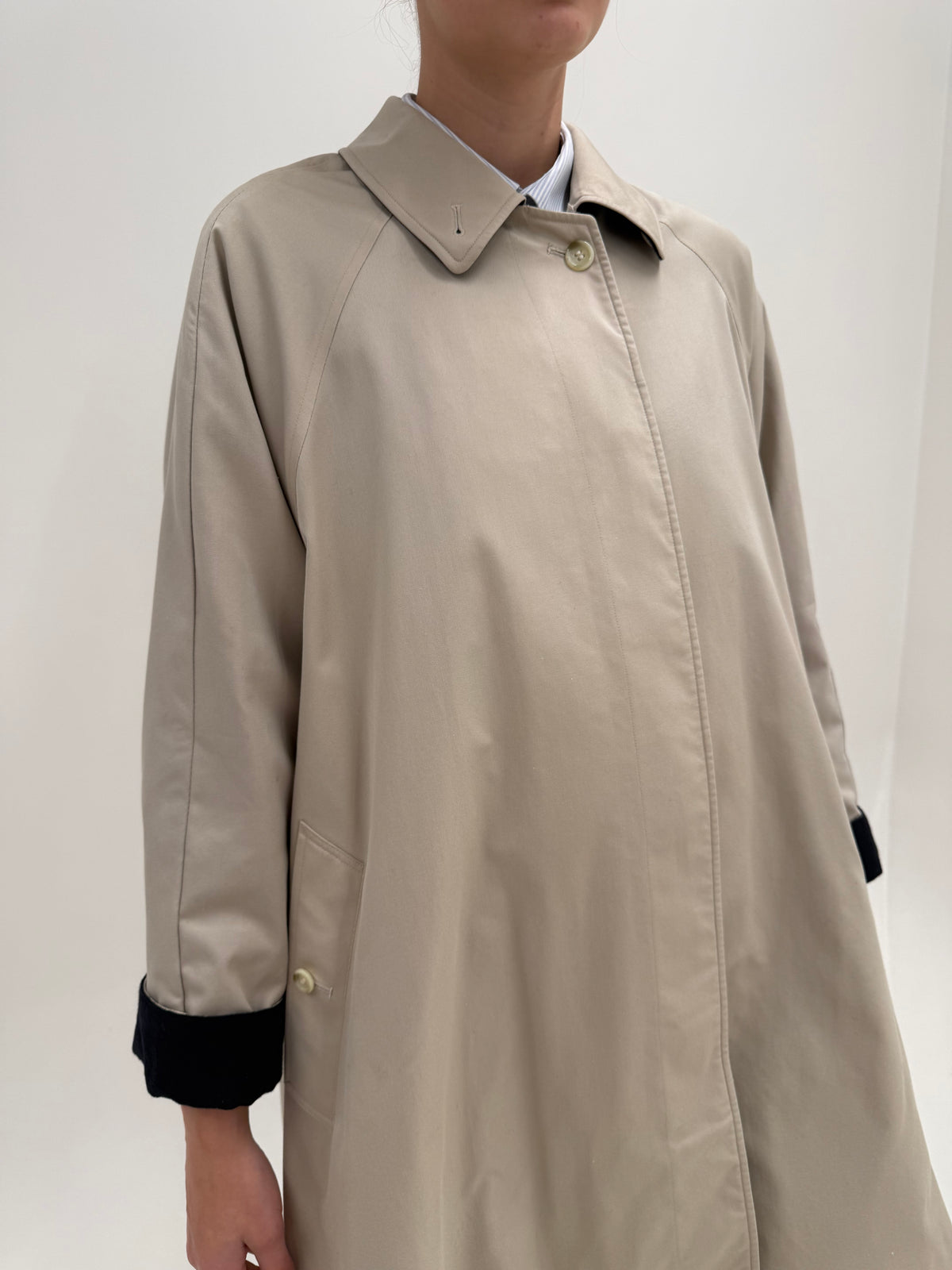 Trench Burberry vintage cu exterior din gabardină impermeabilă camel și interior din lana