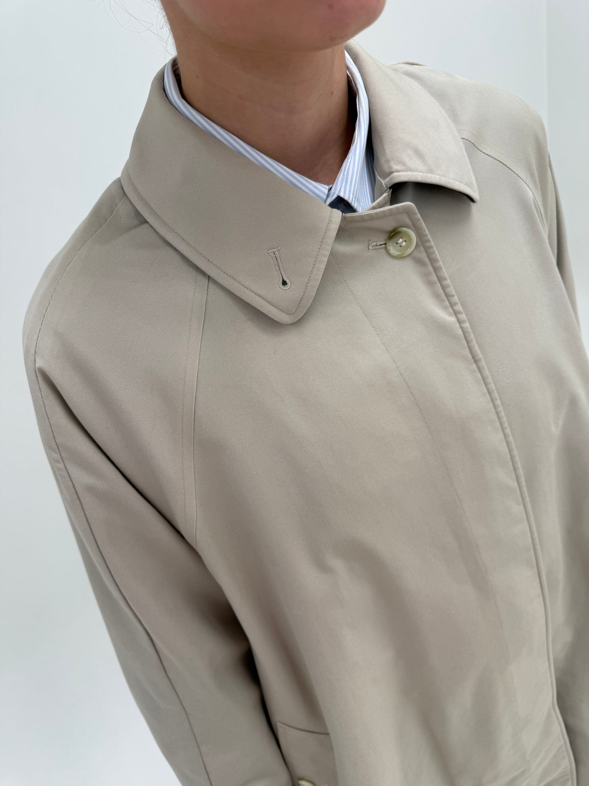 Trench Burberry vintage cu exterior din gabardină impermeabilă camel și interior din lana