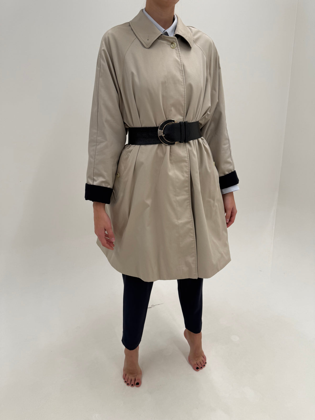 Trench Burberry vintage cu exterior din gabardină impermeabilă camel și interior din lana