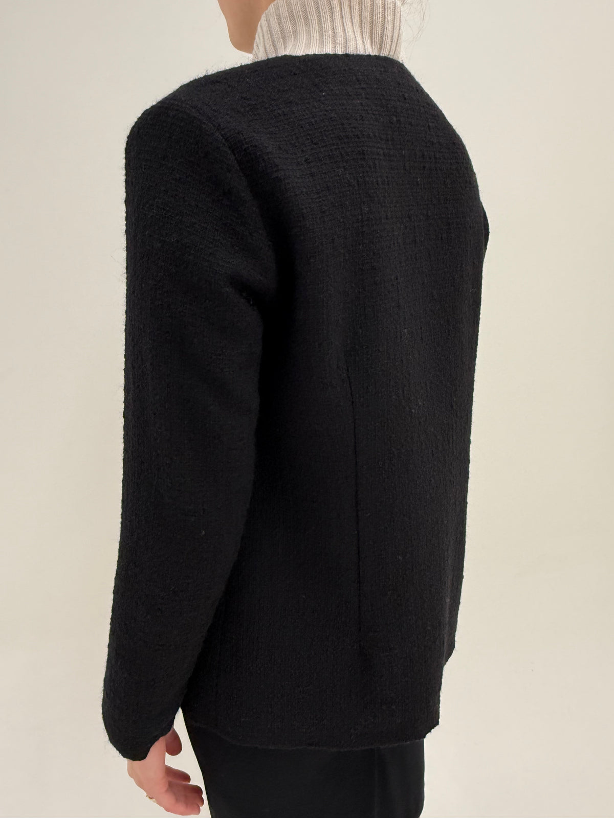Sacou Marni negru din lana bouclé fin în croi minimalist specific brandului